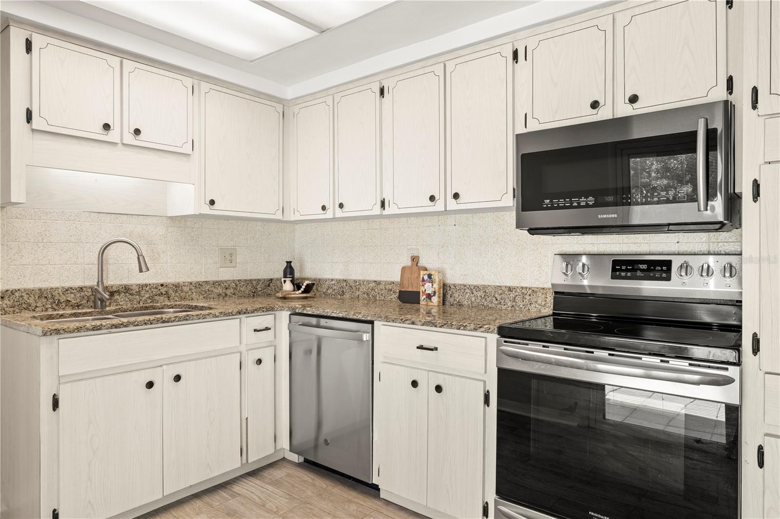 5041 BAY BLVD — photo 9
