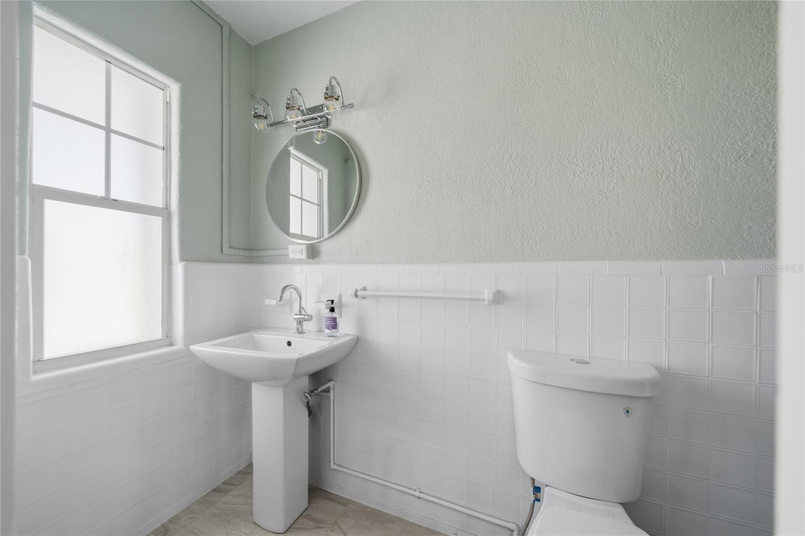 602 POINSETTIA AVE — photo 24