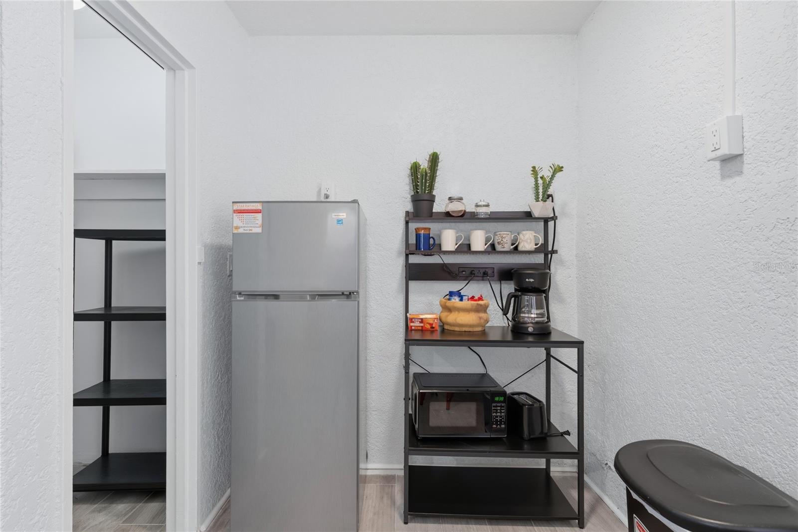 602 POINSETTIA AVE — photo 4