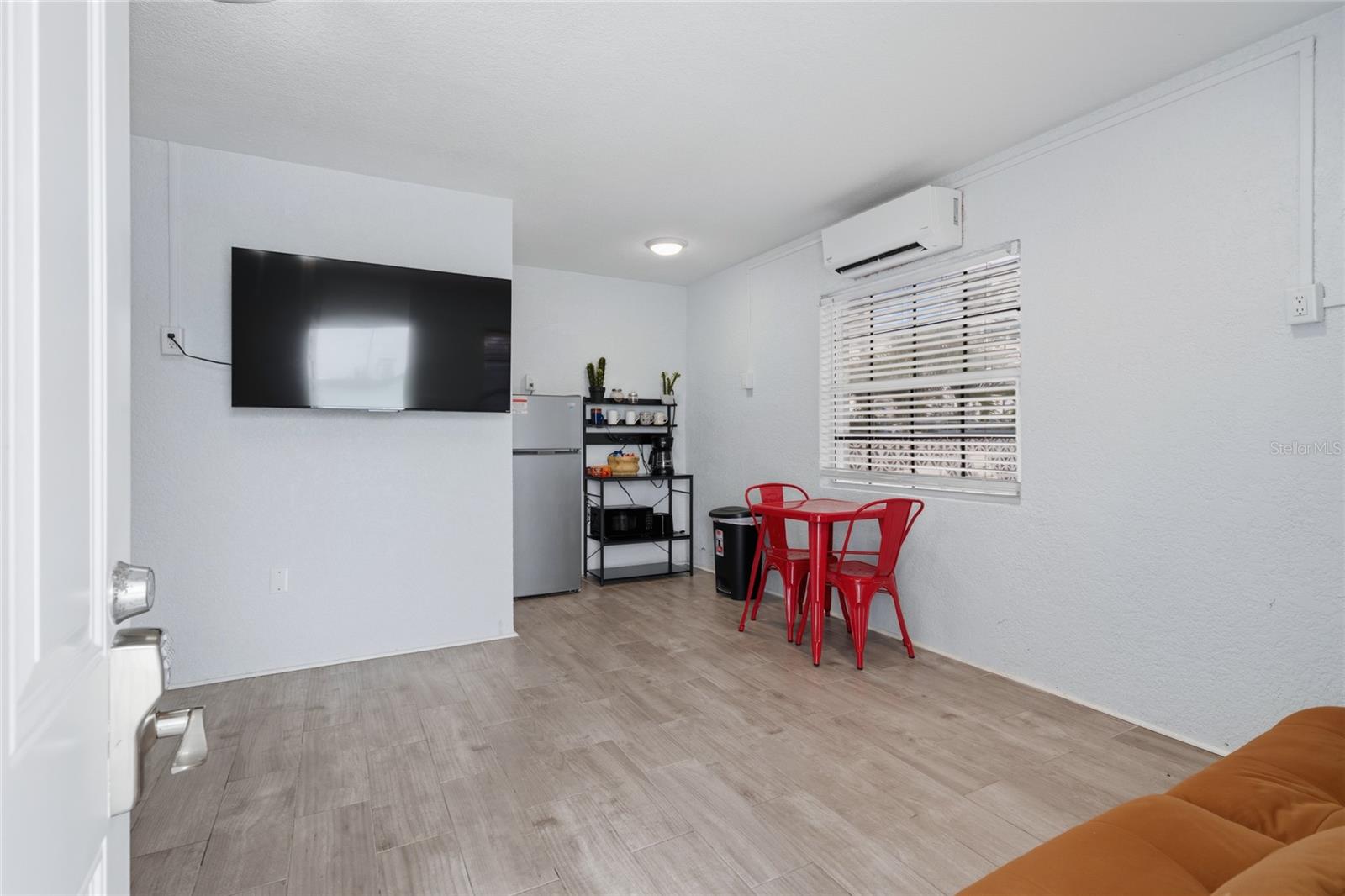 602 POINSETTIA AVE — photo 3