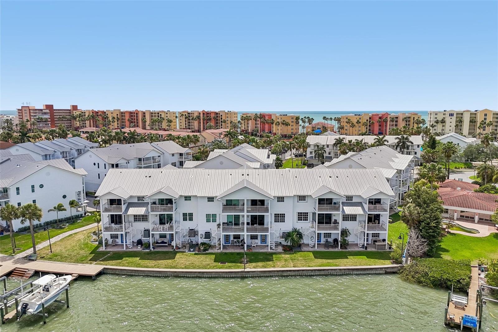 113 YACHT CLUB CIR — photo 46