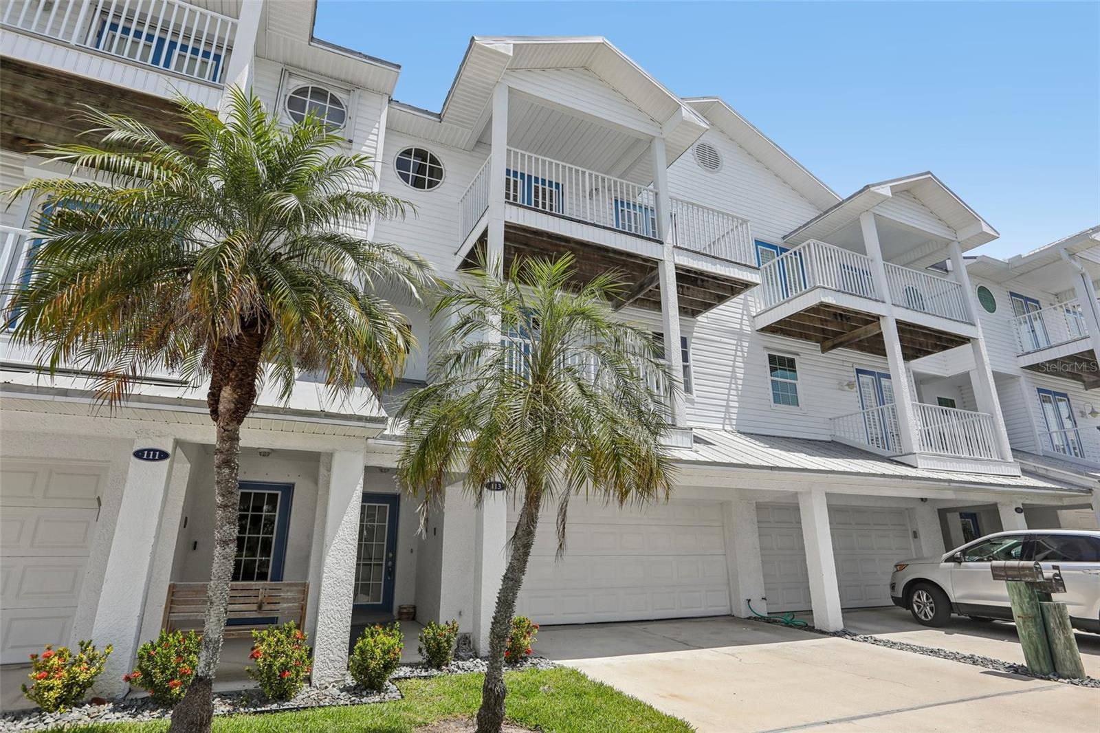113 YACHT CLUB CIR — photo 2