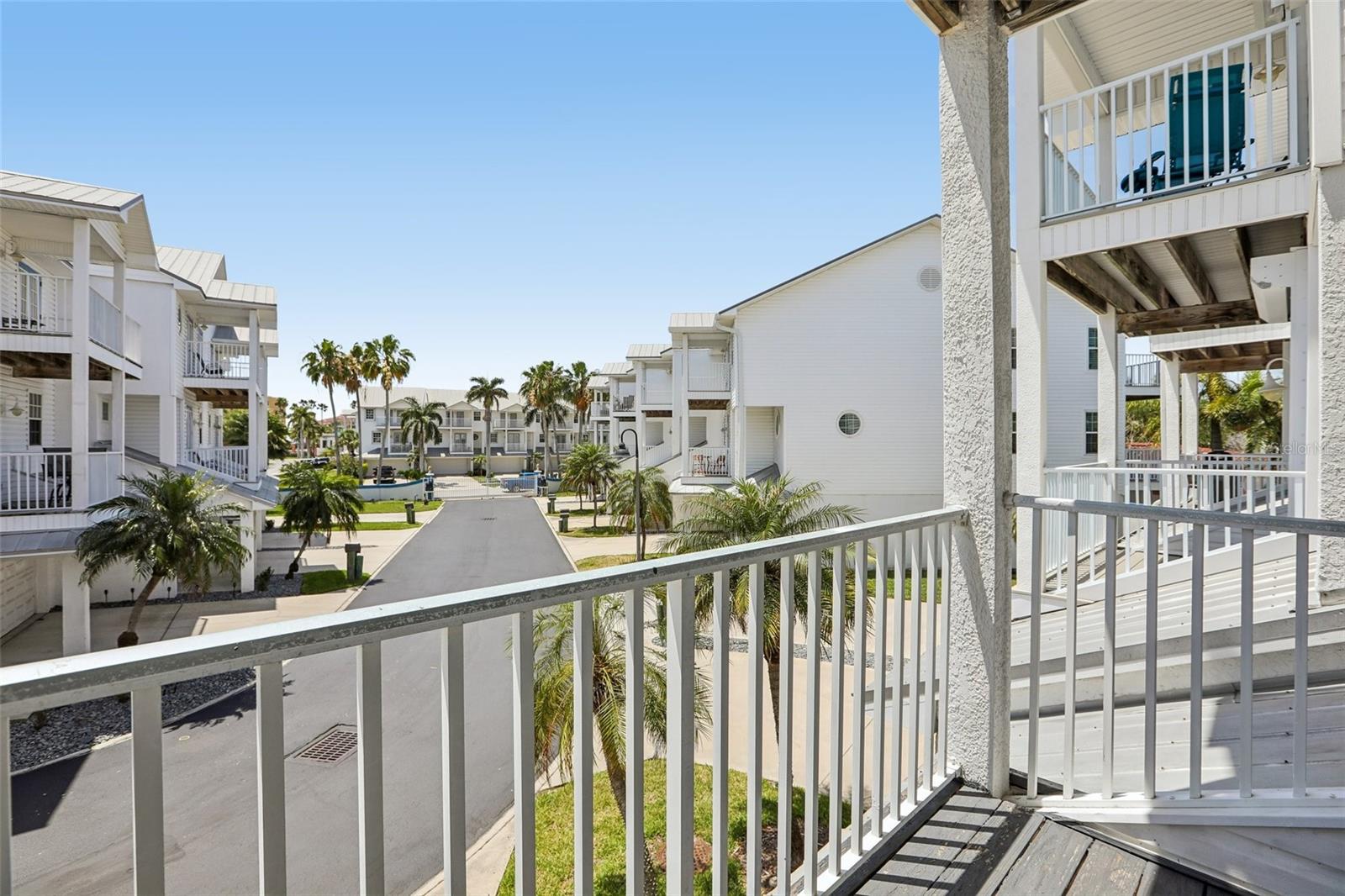 113 YACHT CLUB CIR — photo 36