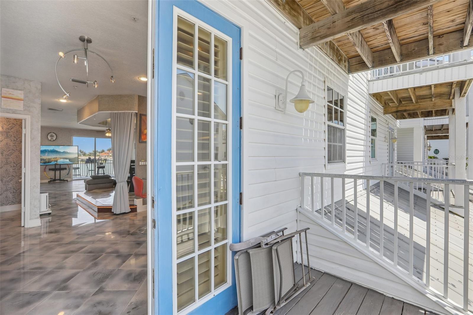 113 YACHT CLUB CIR — photo 37