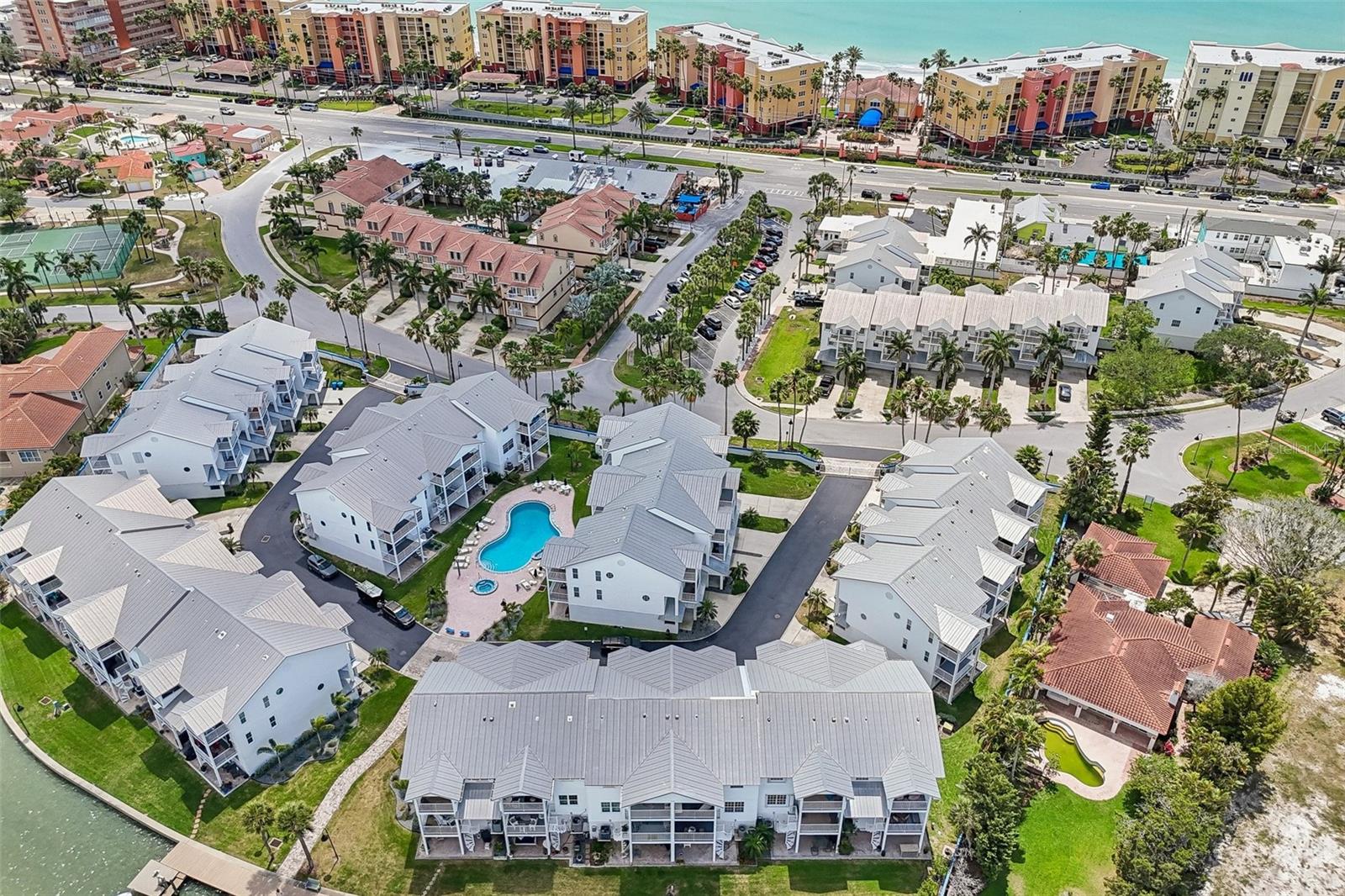 113 YACHT CLUB CIR — photo 47