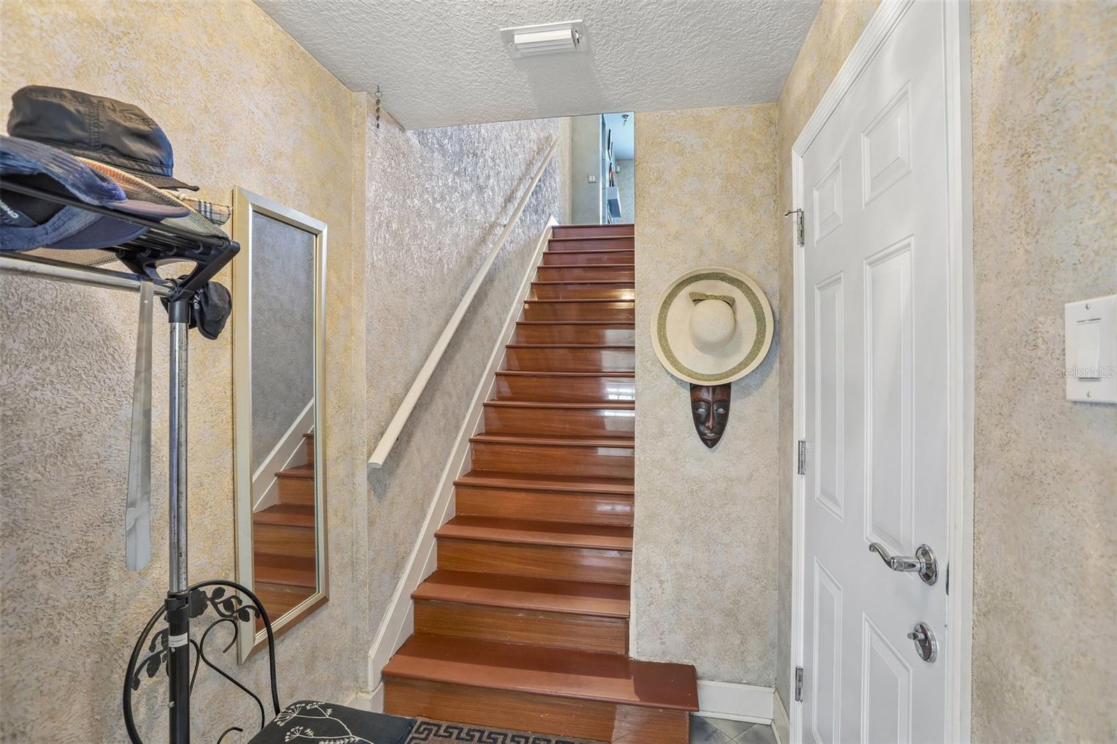 113 YACHT CLUB CIR — photo 4