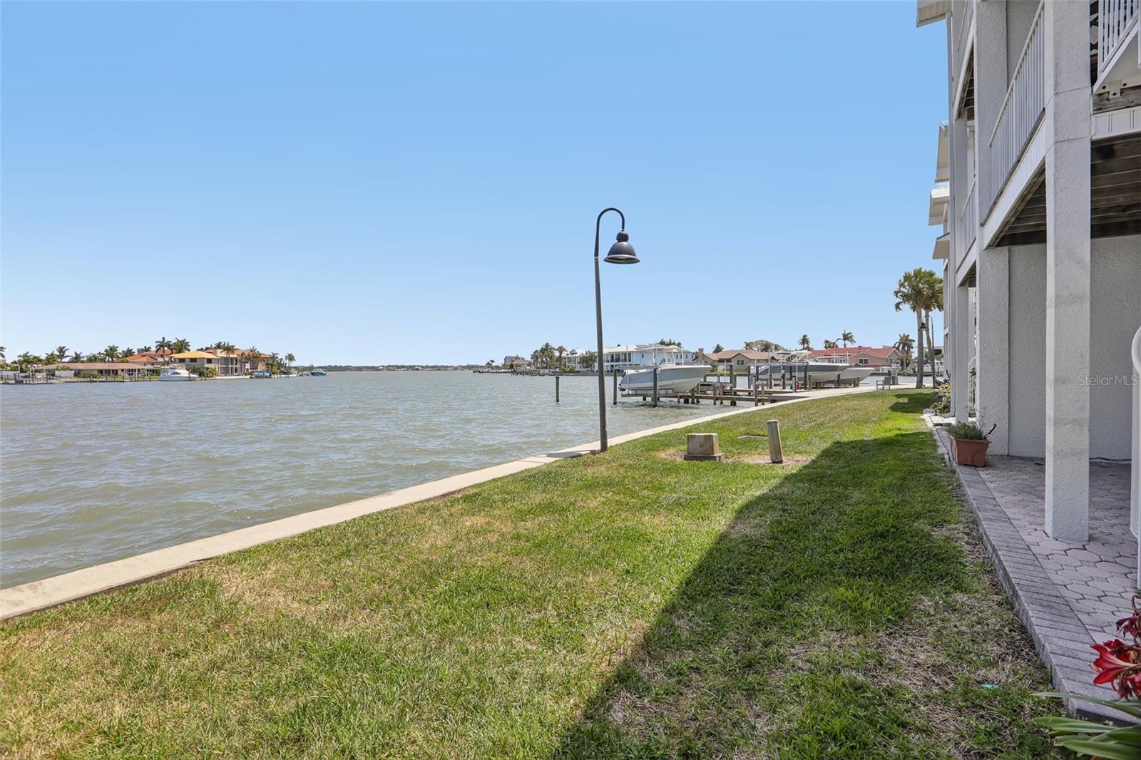 113 YACHT CLUB CIR — photo 39