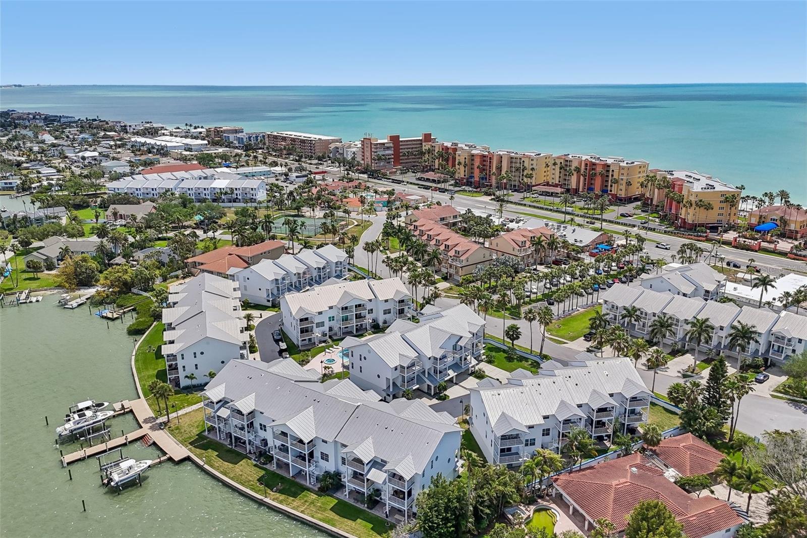 113 YACHT CLUB CIR — photo 45