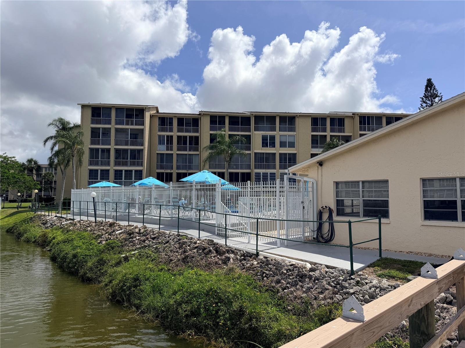 3621 LAKE BAYSHORE DR #J-403 — photo 37
