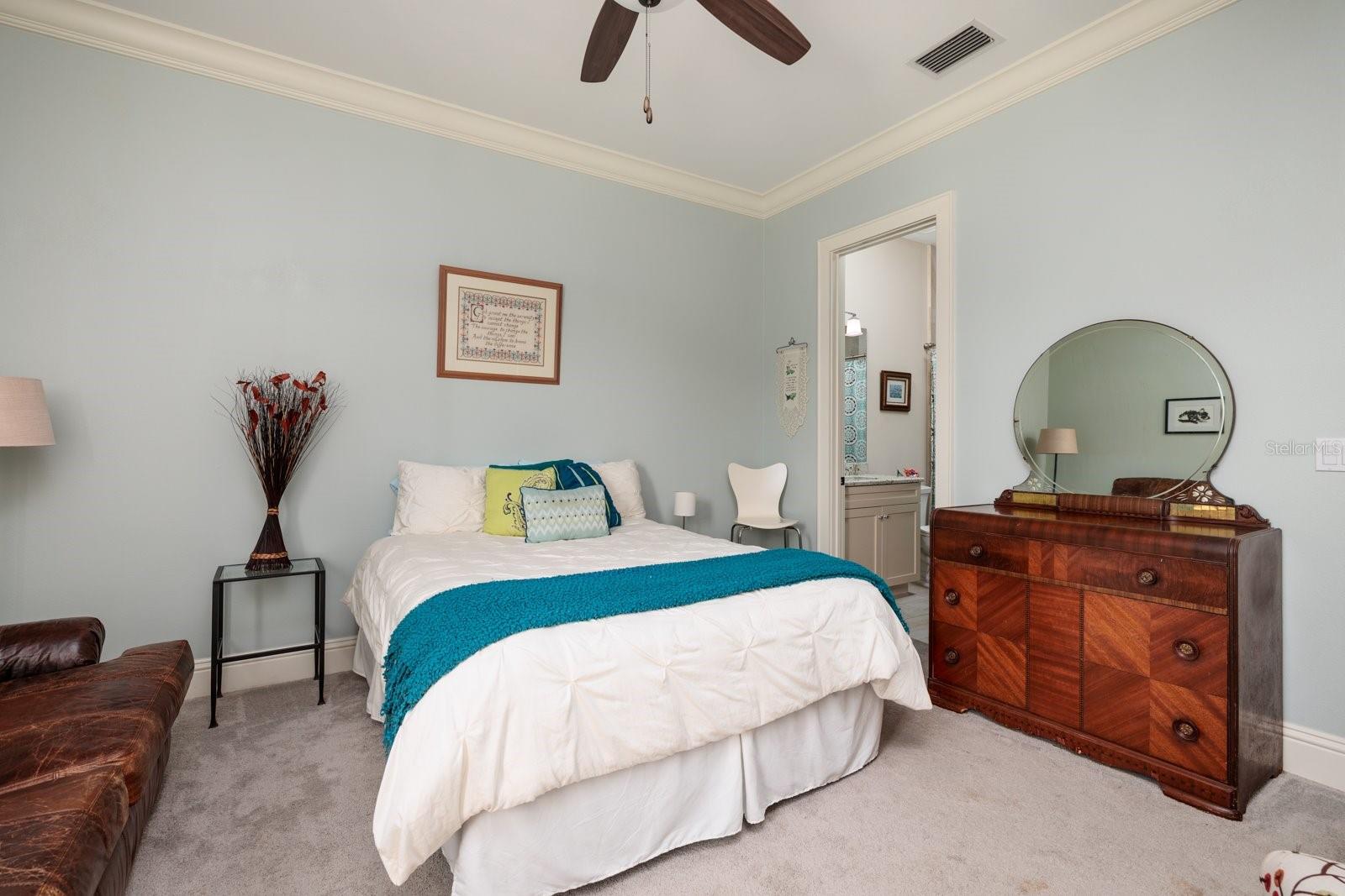 852 CORDOVA BLVD NE — photo 35