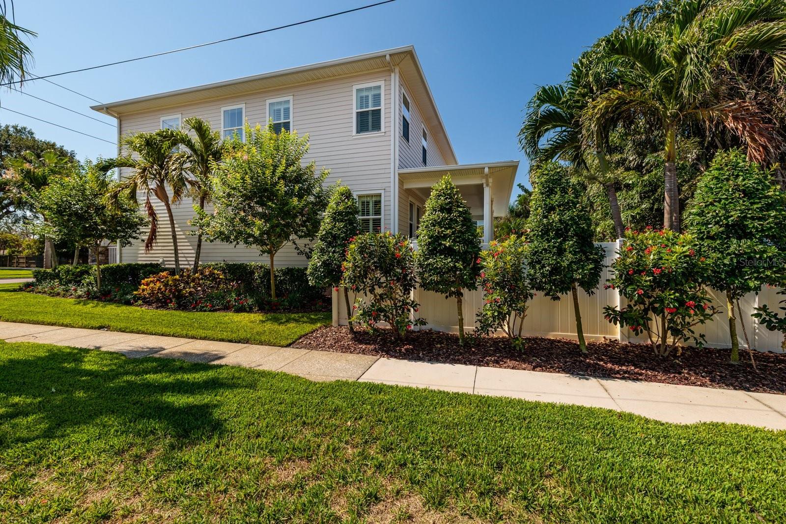 852 CORDOVA BLVD NE — photo 63