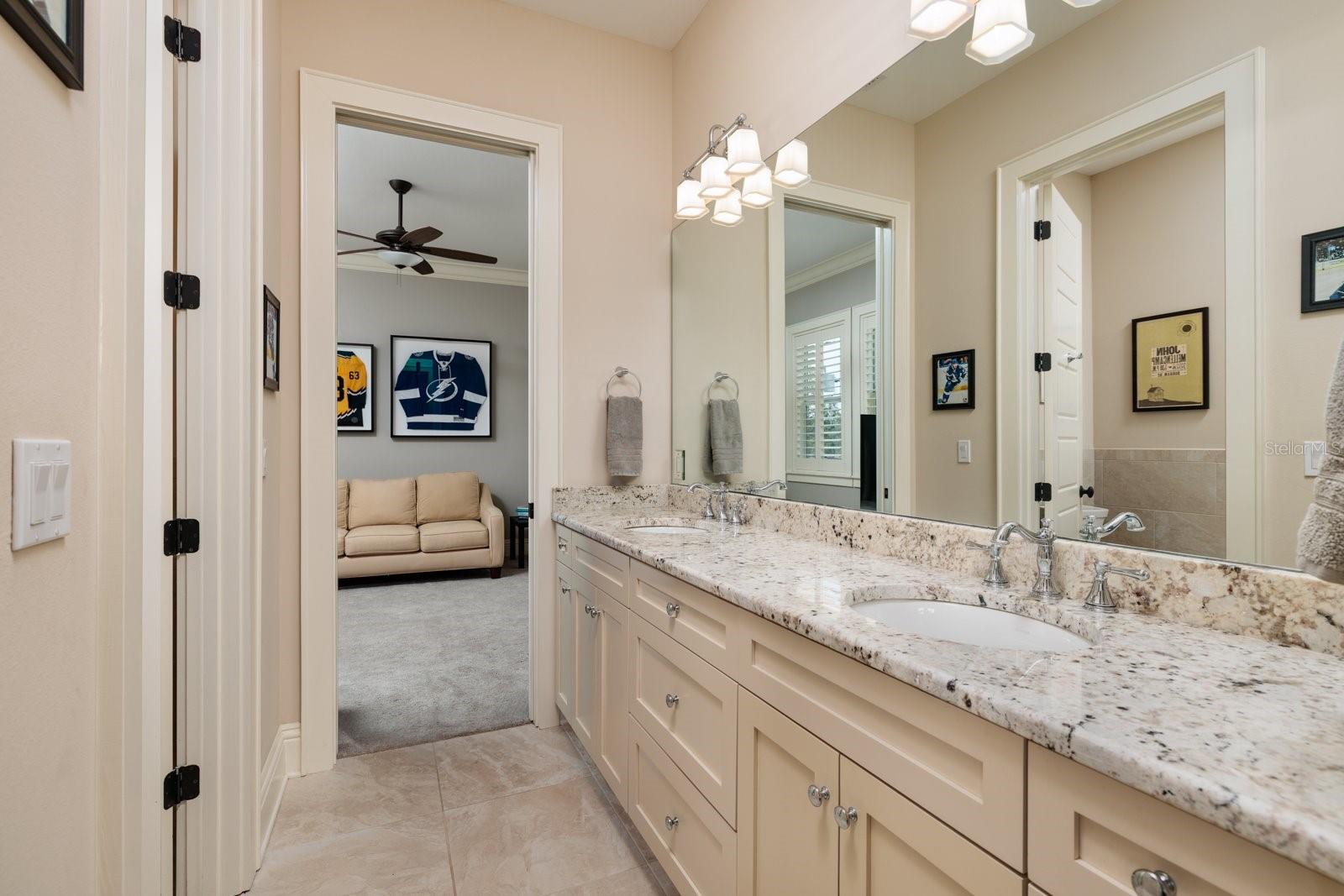 852 CORDOVA BLVD NE — photo 40