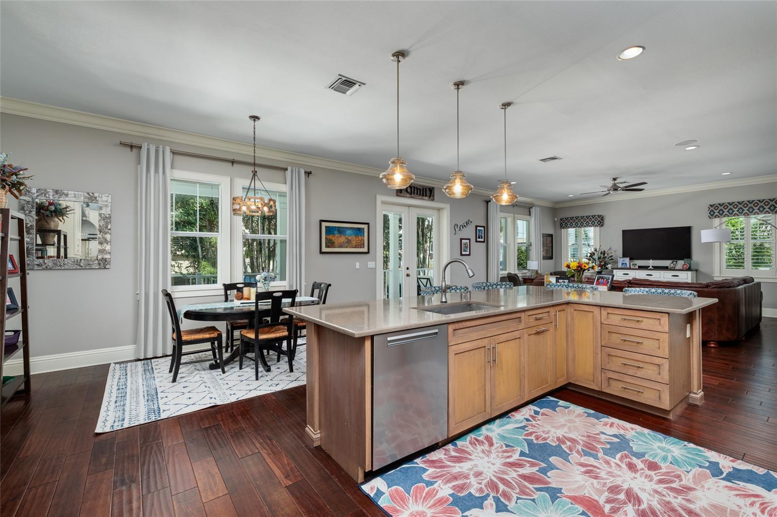 852 CORDOVA BLVD NE — photo 12