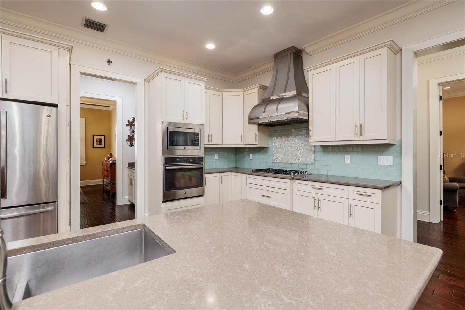 852 CORDOVA BLVD NE — photo 13