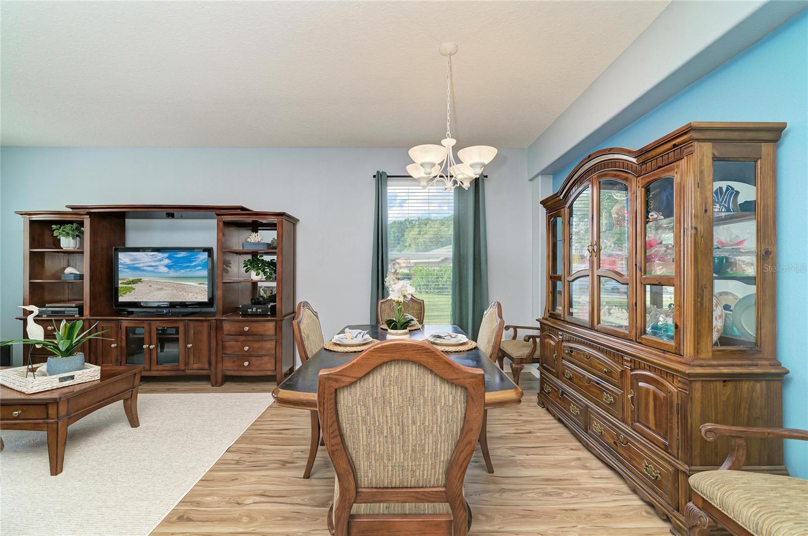 9035 WILLOWBROOK CIR — photo 11