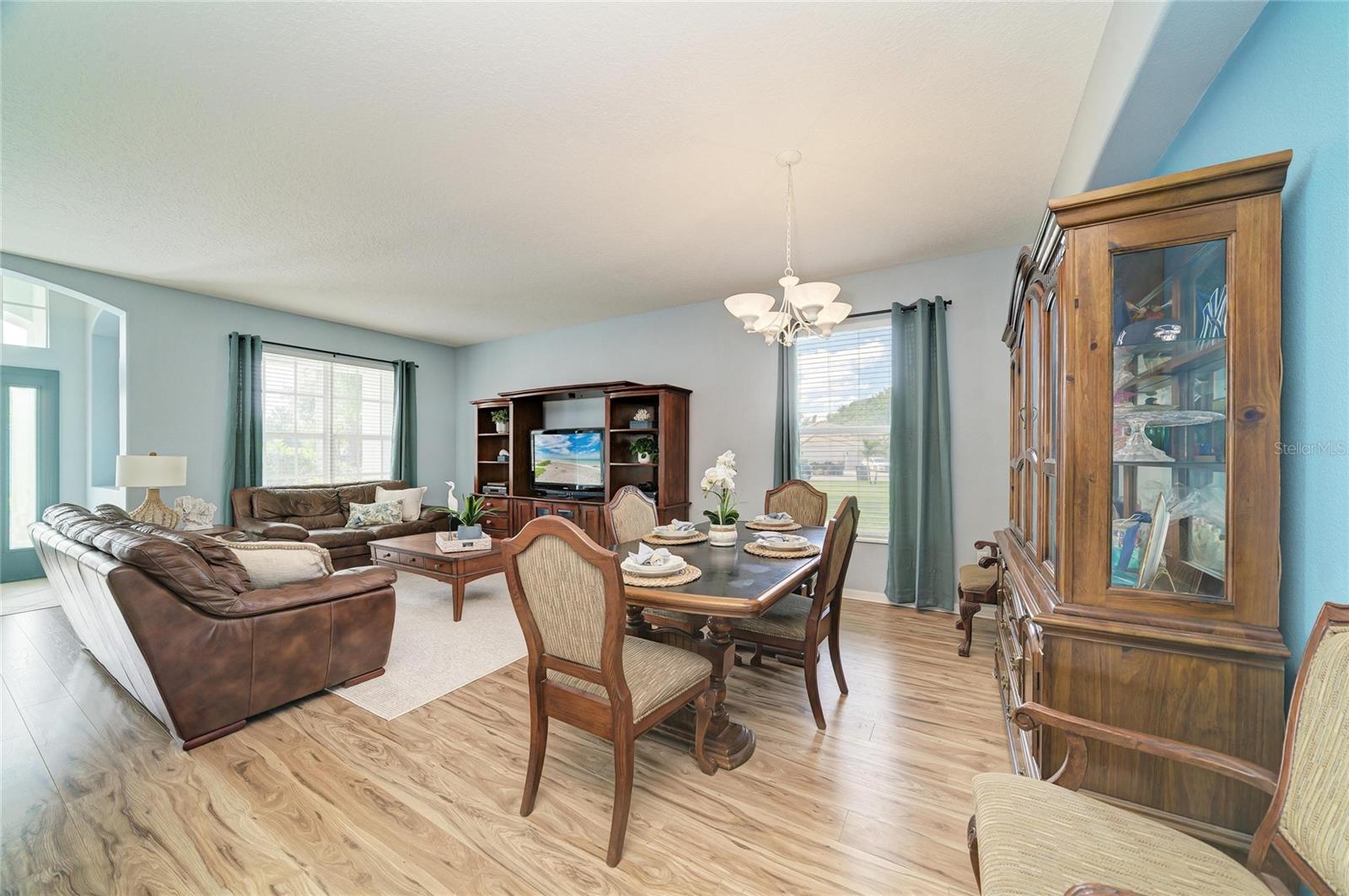 9035 WILLOWBROOK CIR — photo 12