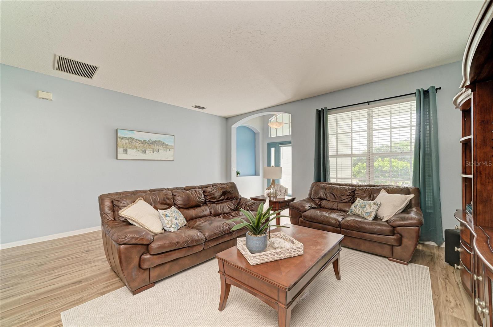 9035 WILLOWBROOK CIR — photo 9