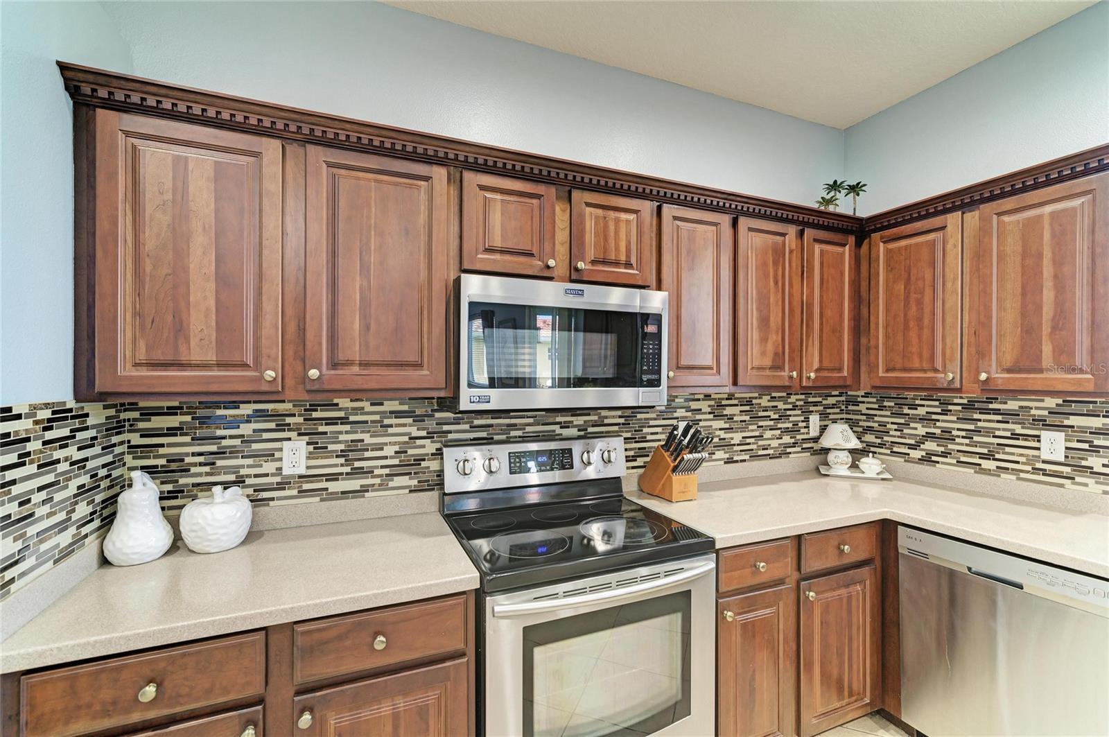 9035 WILLOWBROOK CIR — photo 19