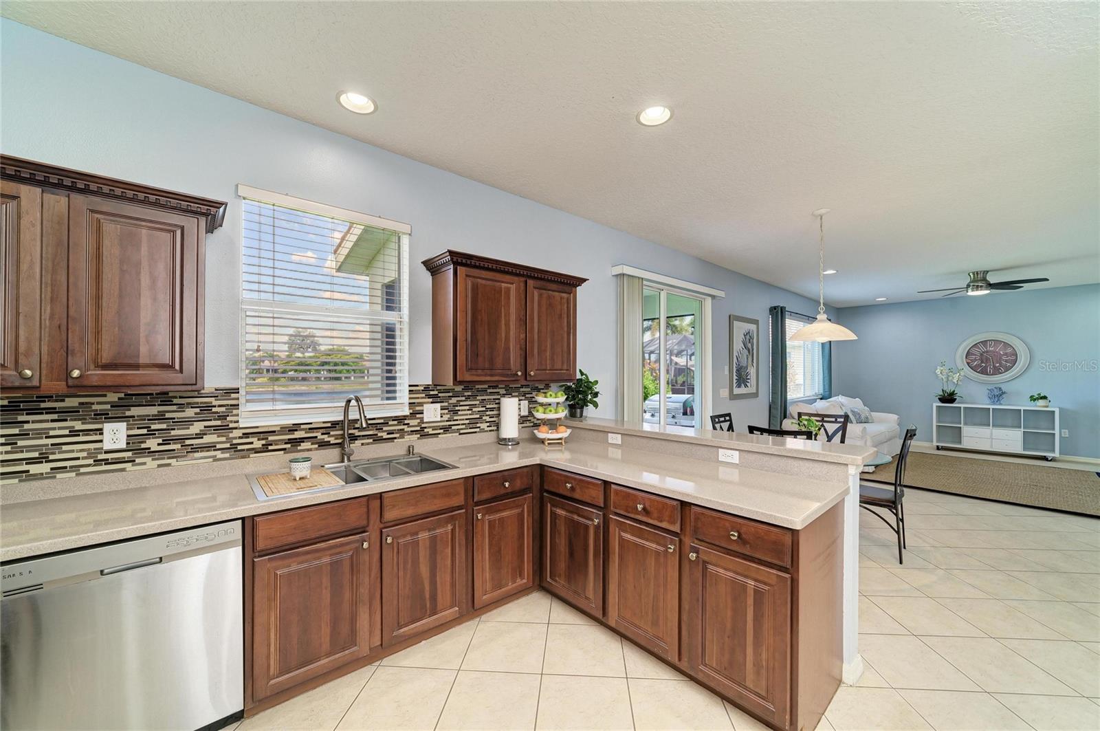 9035 WILLOWBROOK CIR — photo 20