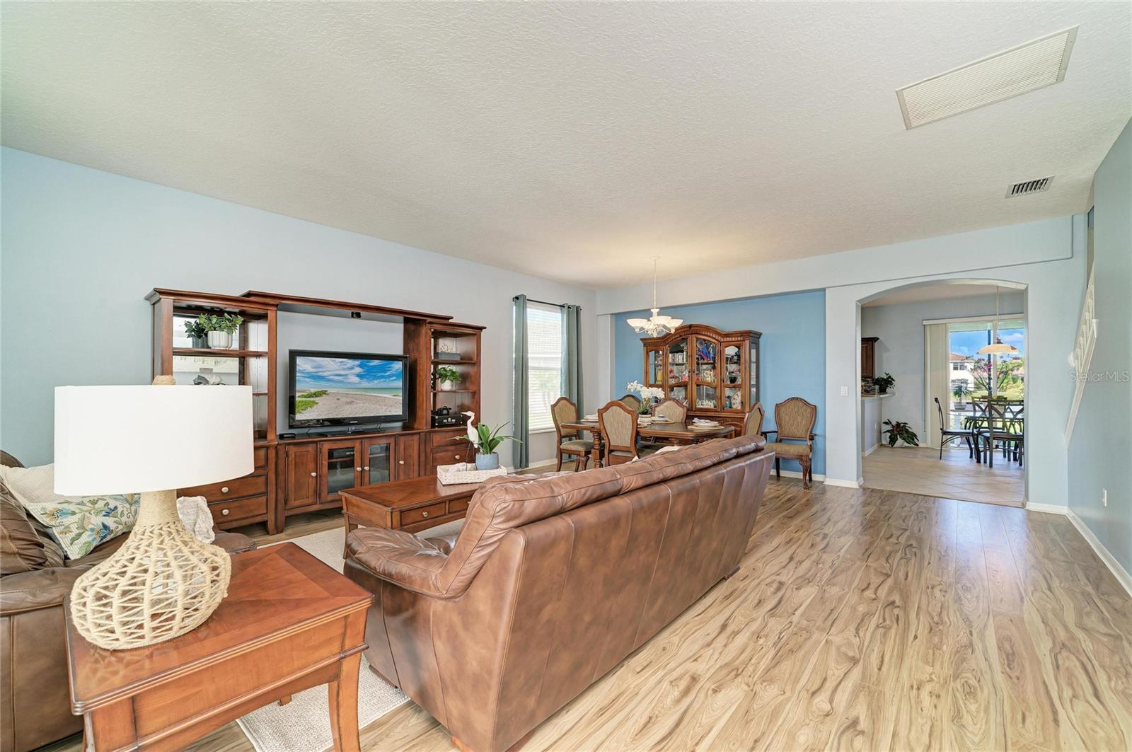 9035 WILLOWBROOK CIR — photo 7