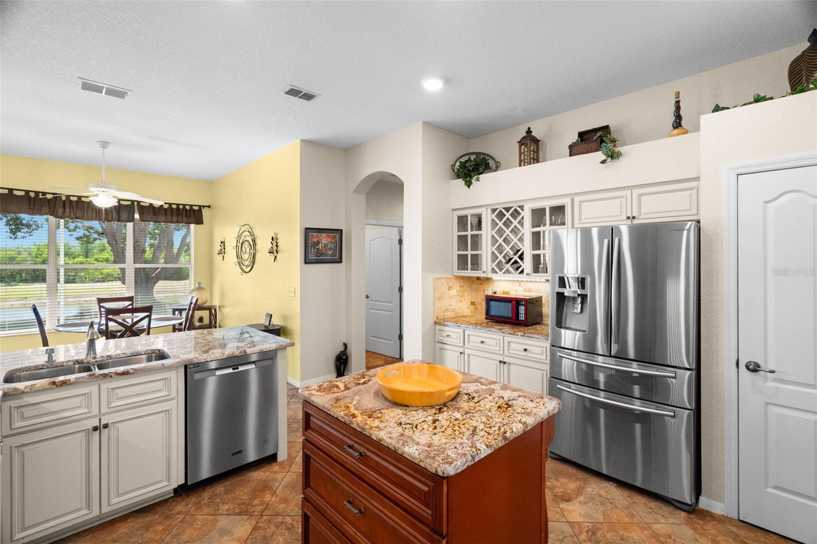 1134 SIGNATURE DR — photo 9