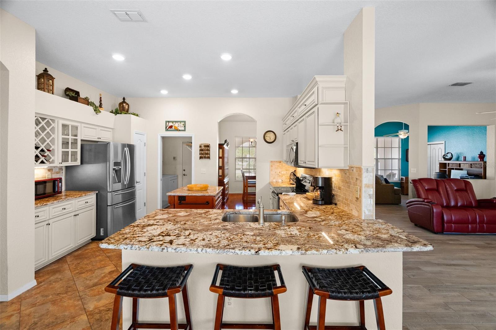 1134 SIGNATURE DR — photo 10