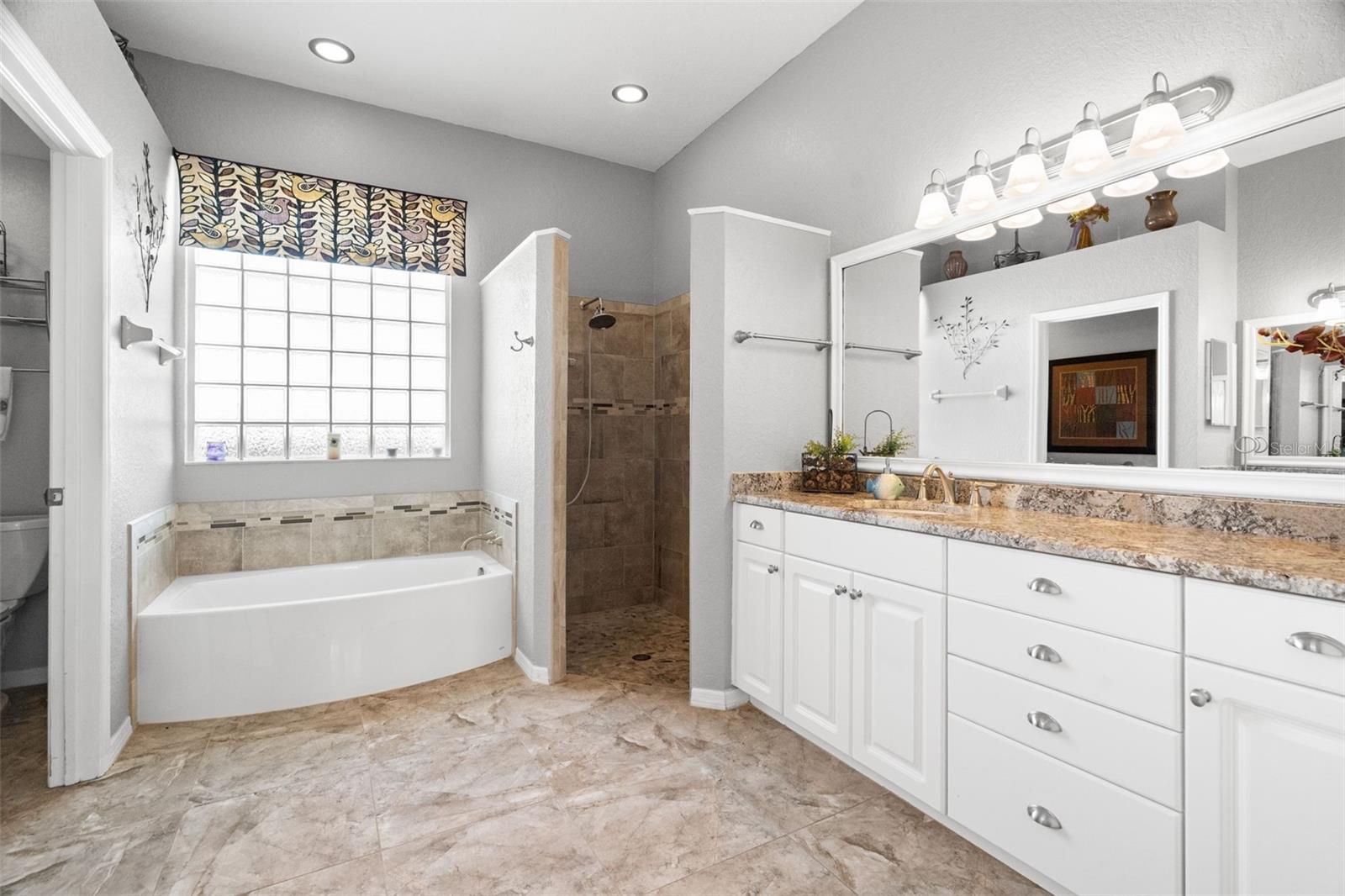 1134 SIGNATURE DR — photo 29