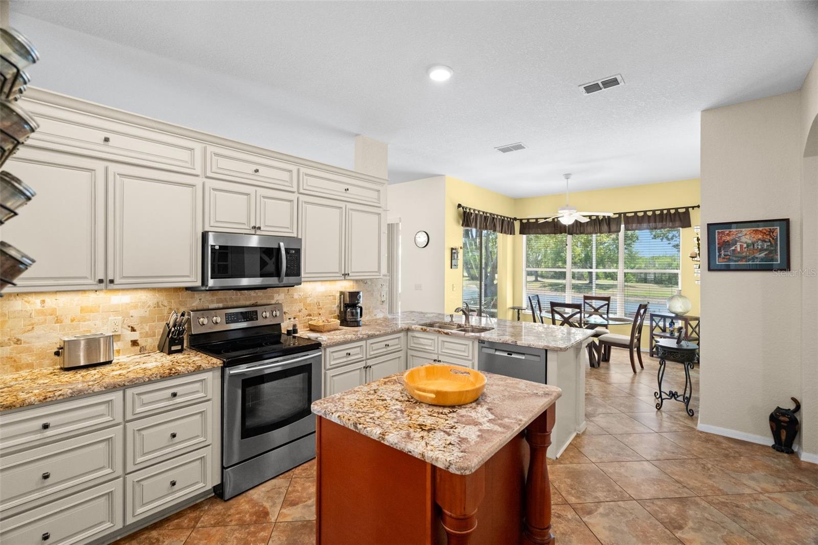1134 SIGNATURE DR — photo 11