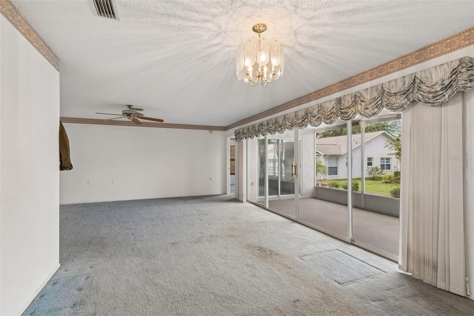 4643 SANDPOINTE DR — photo 11