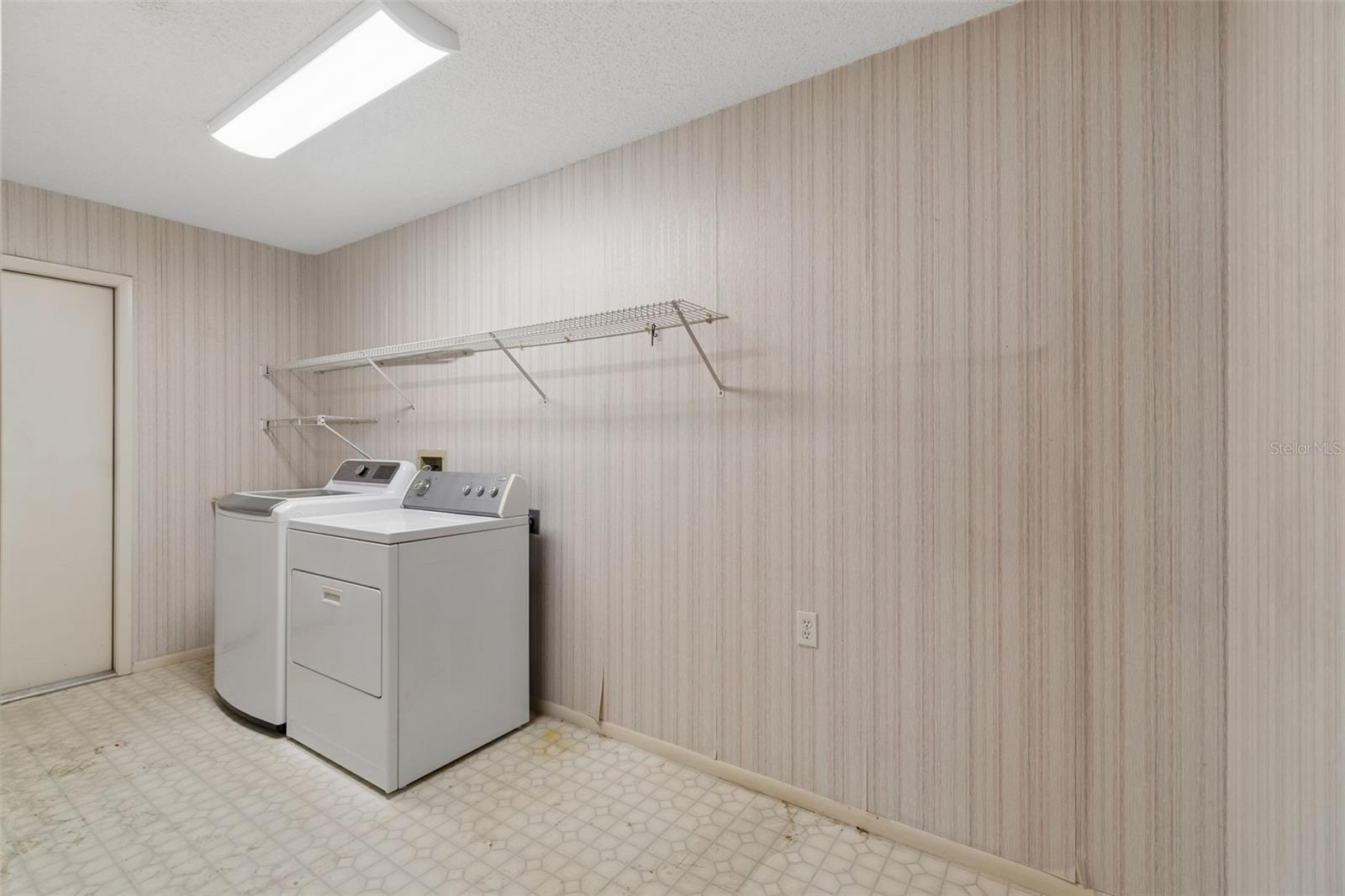 4643 SANDPOINTE DR — photo 27