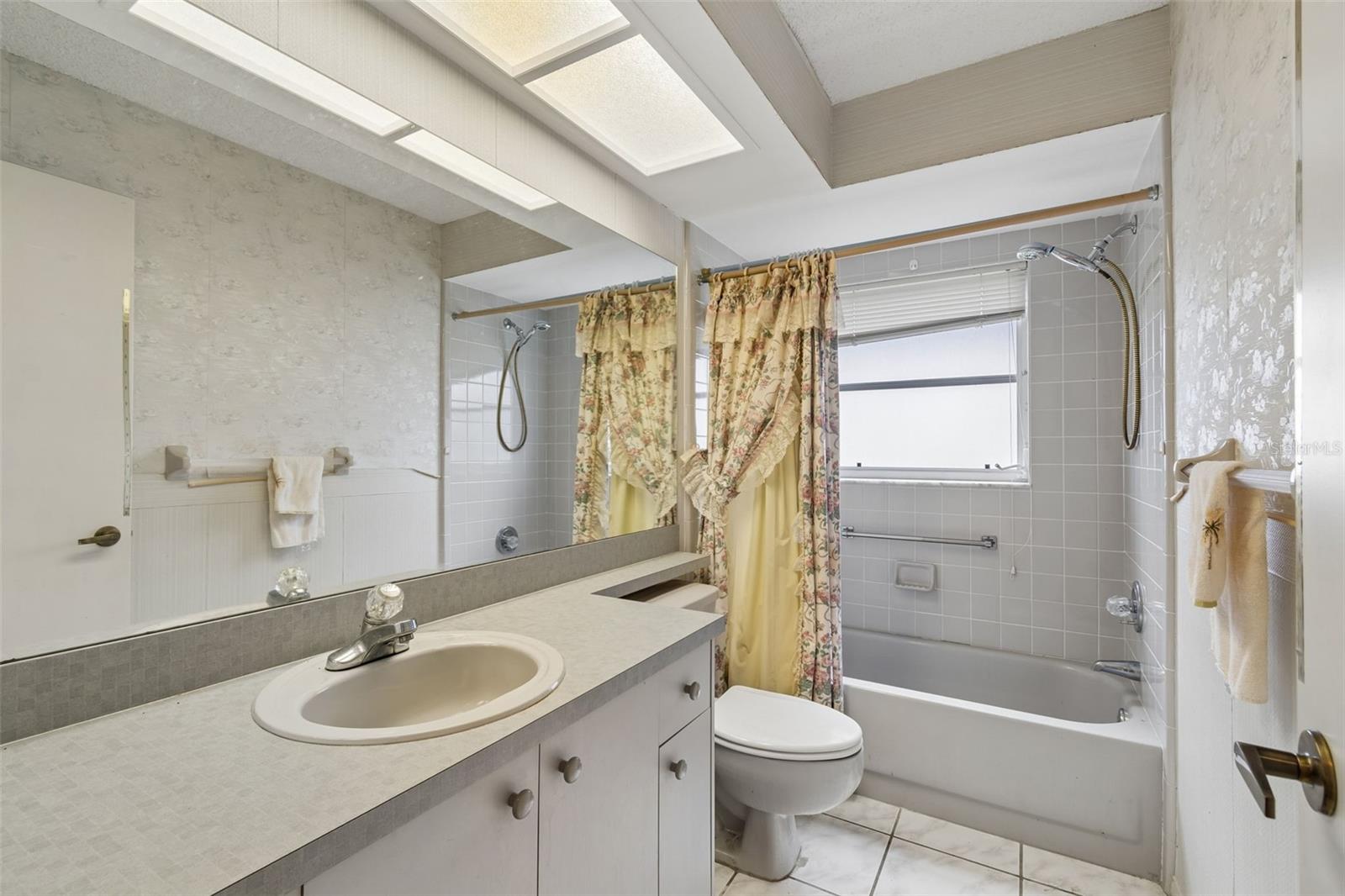 4643 SANDPOINTE DR — photo 24