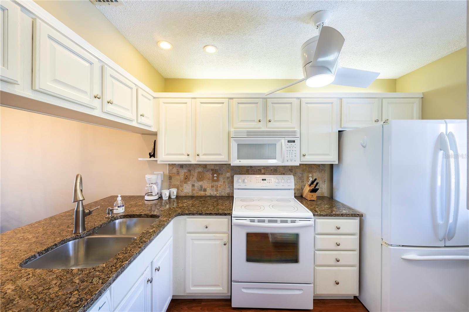 437 CERROMAR LN #525 — photo 4