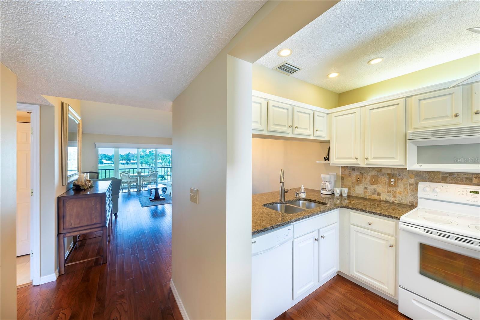 437 CERROMAR LN #525 — photo 3
