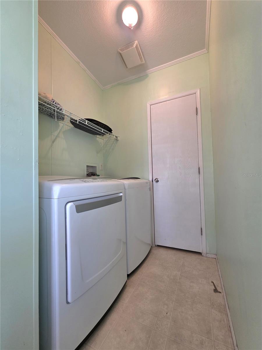 37251 LOIS AVE — photo 11