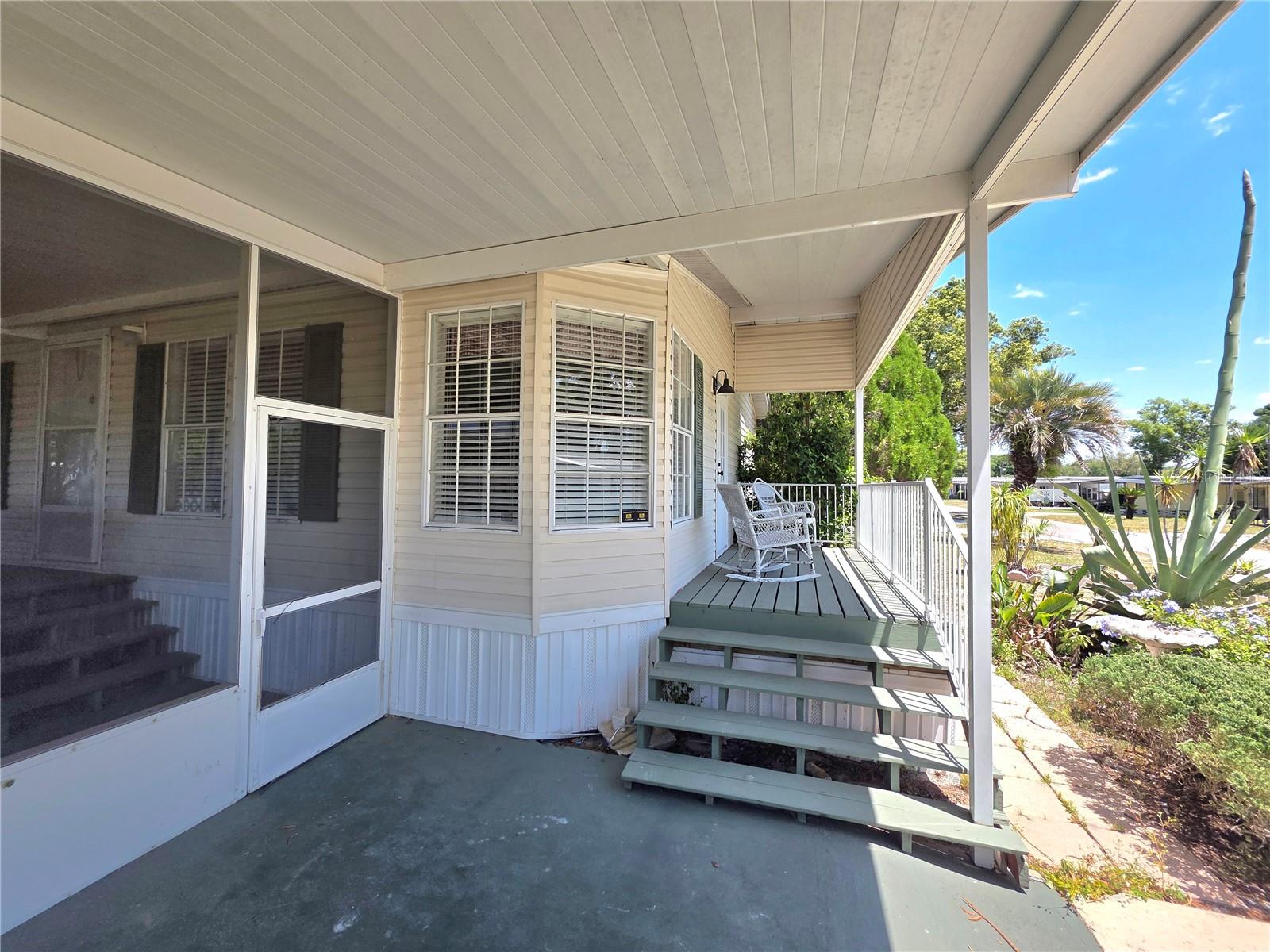37251 LOIS AVE — photo 32