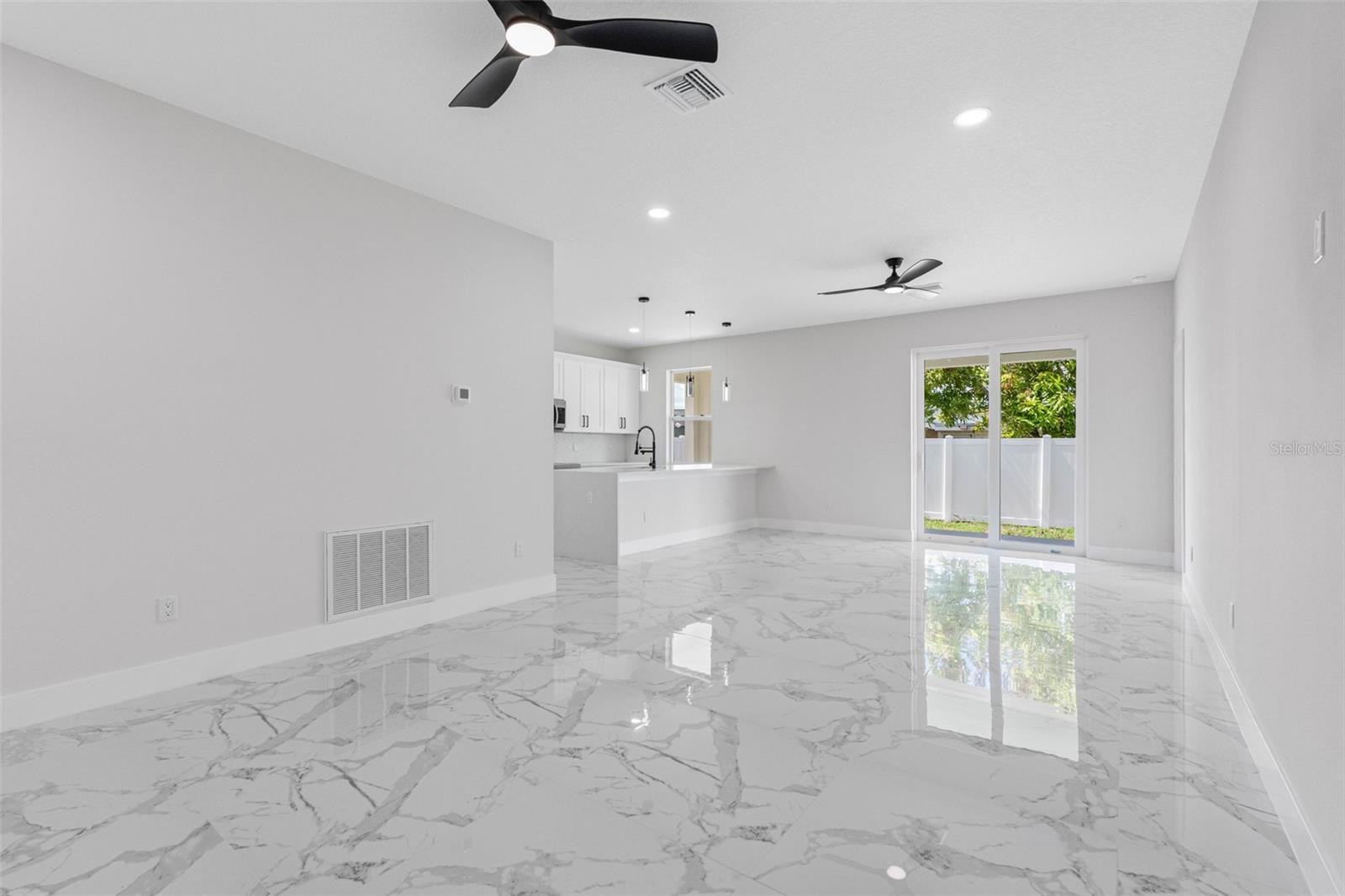 7141 IVANHOE DR — photo 14
