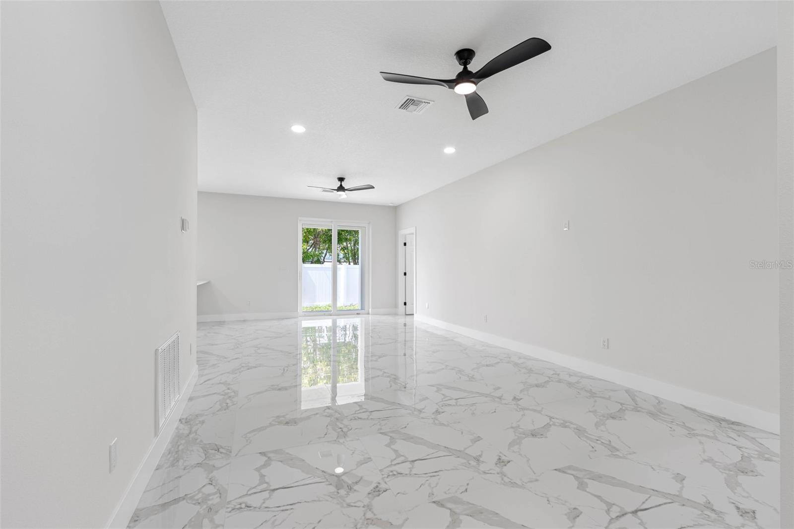 7141 IVANHOE DR — photo 12