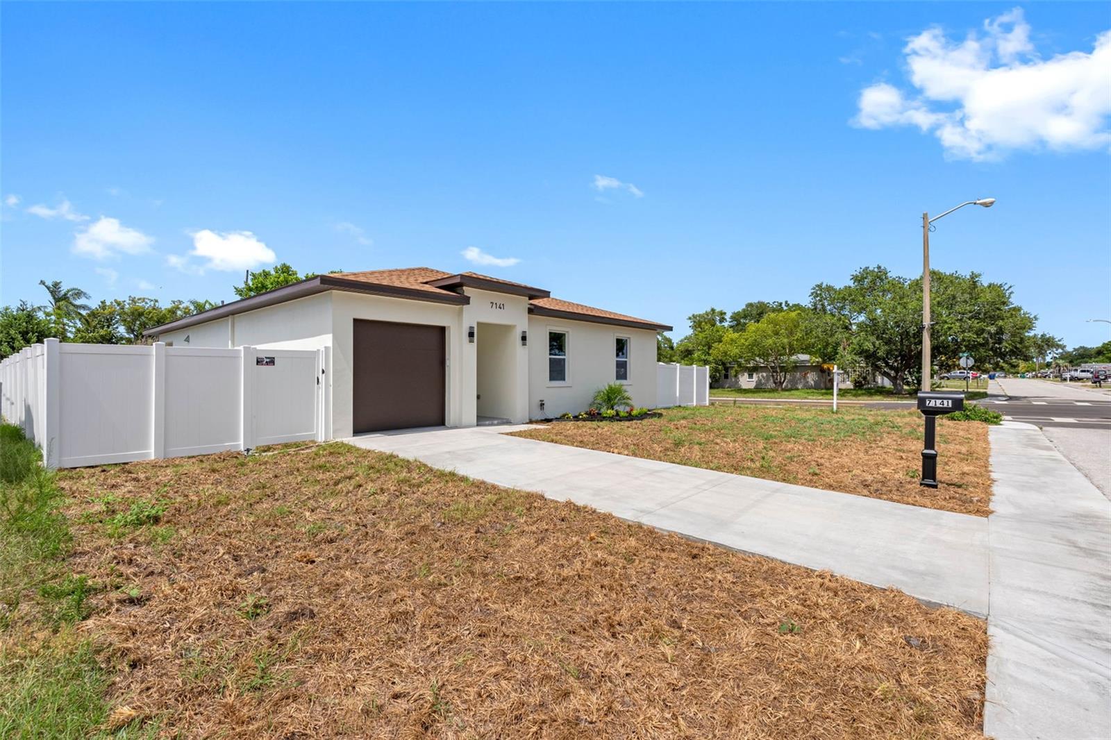 7141 IVANHOE DR — photo 4