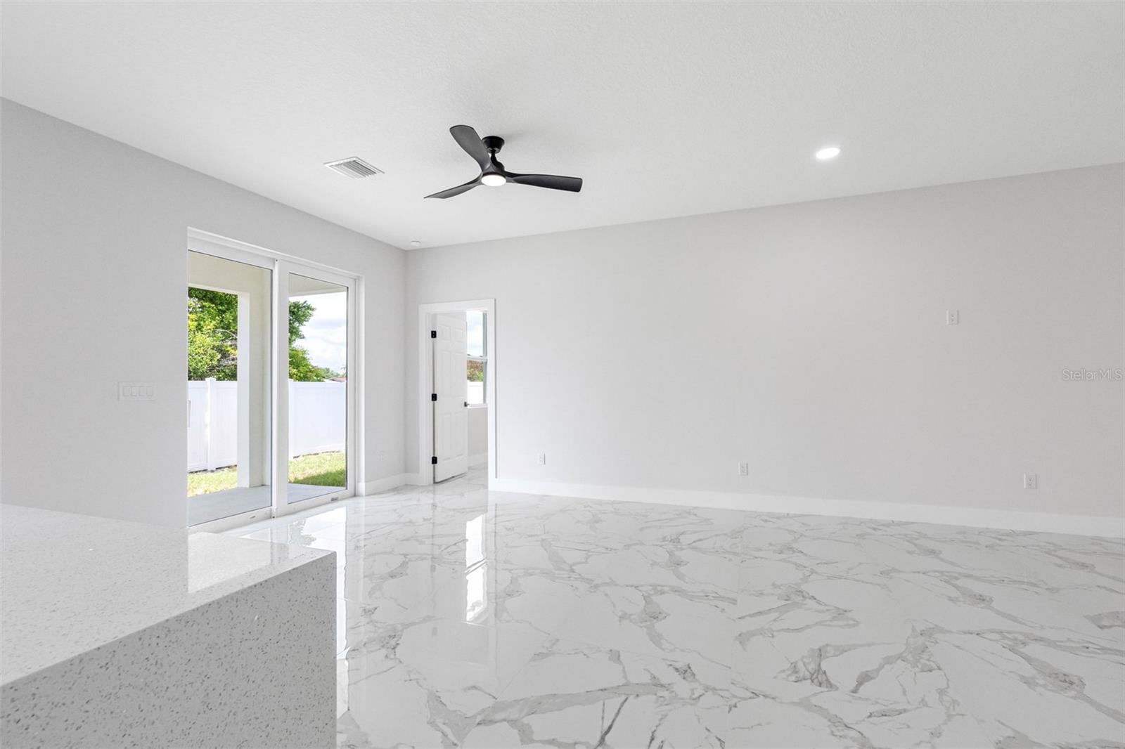 7141 IVANHOE DR — photo 19