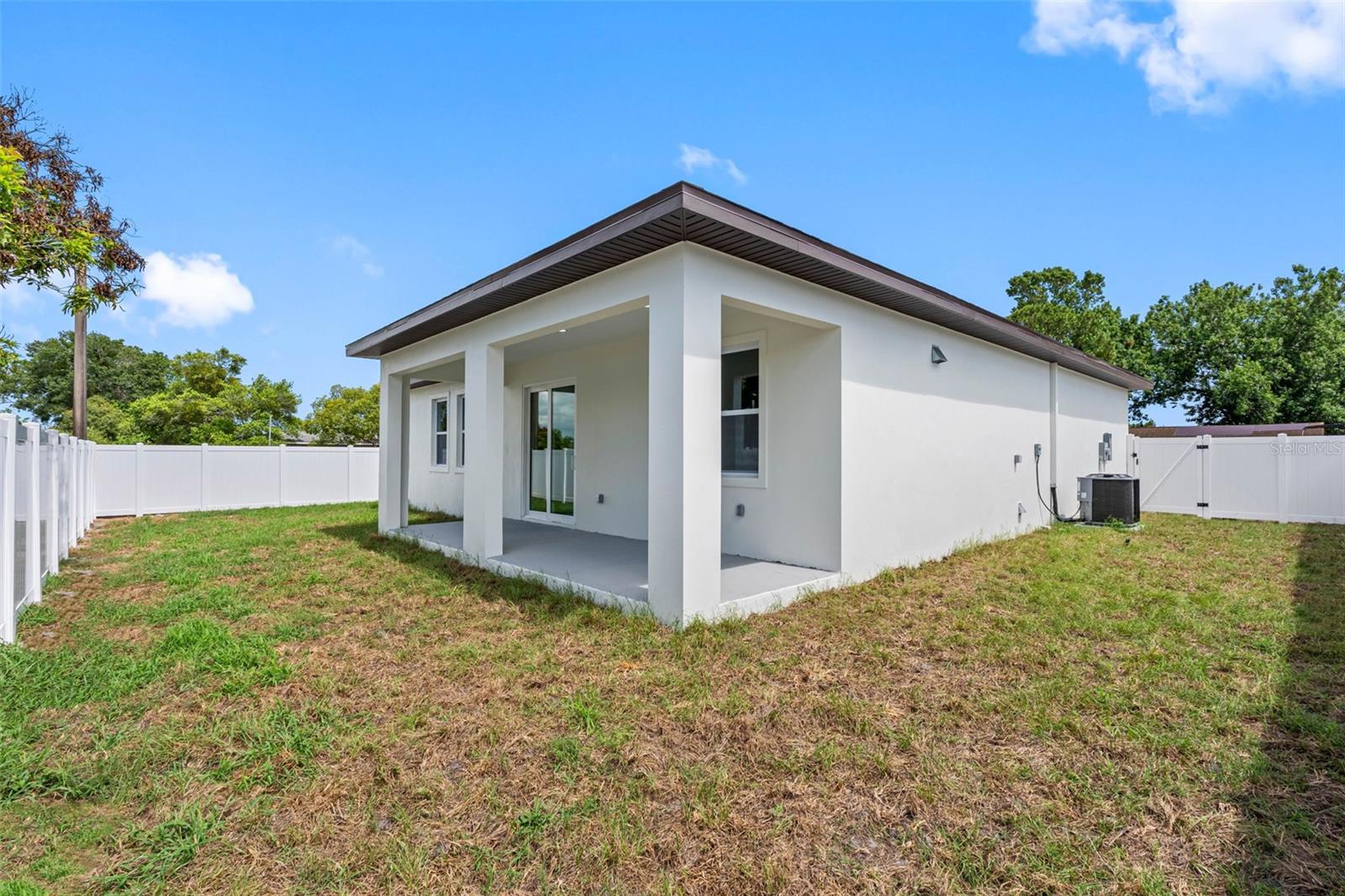 7141 IVANHOE DR — photo 9