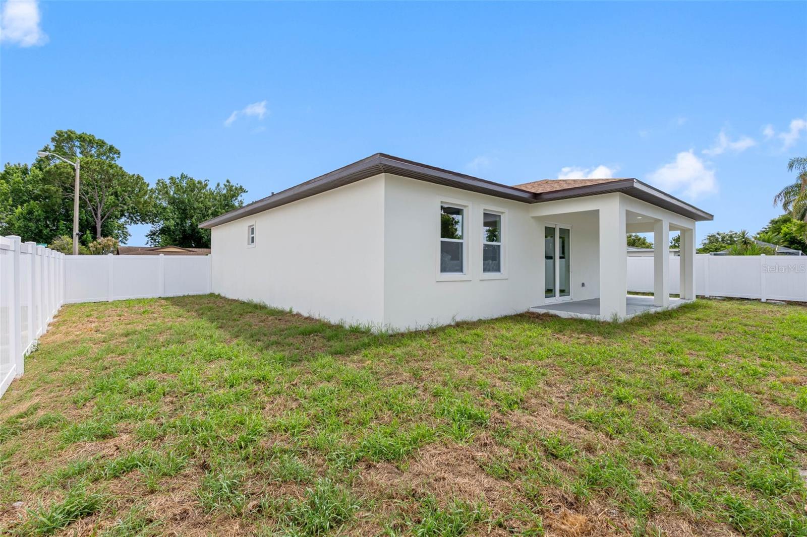 7141 IVANHOE DR — photo 8