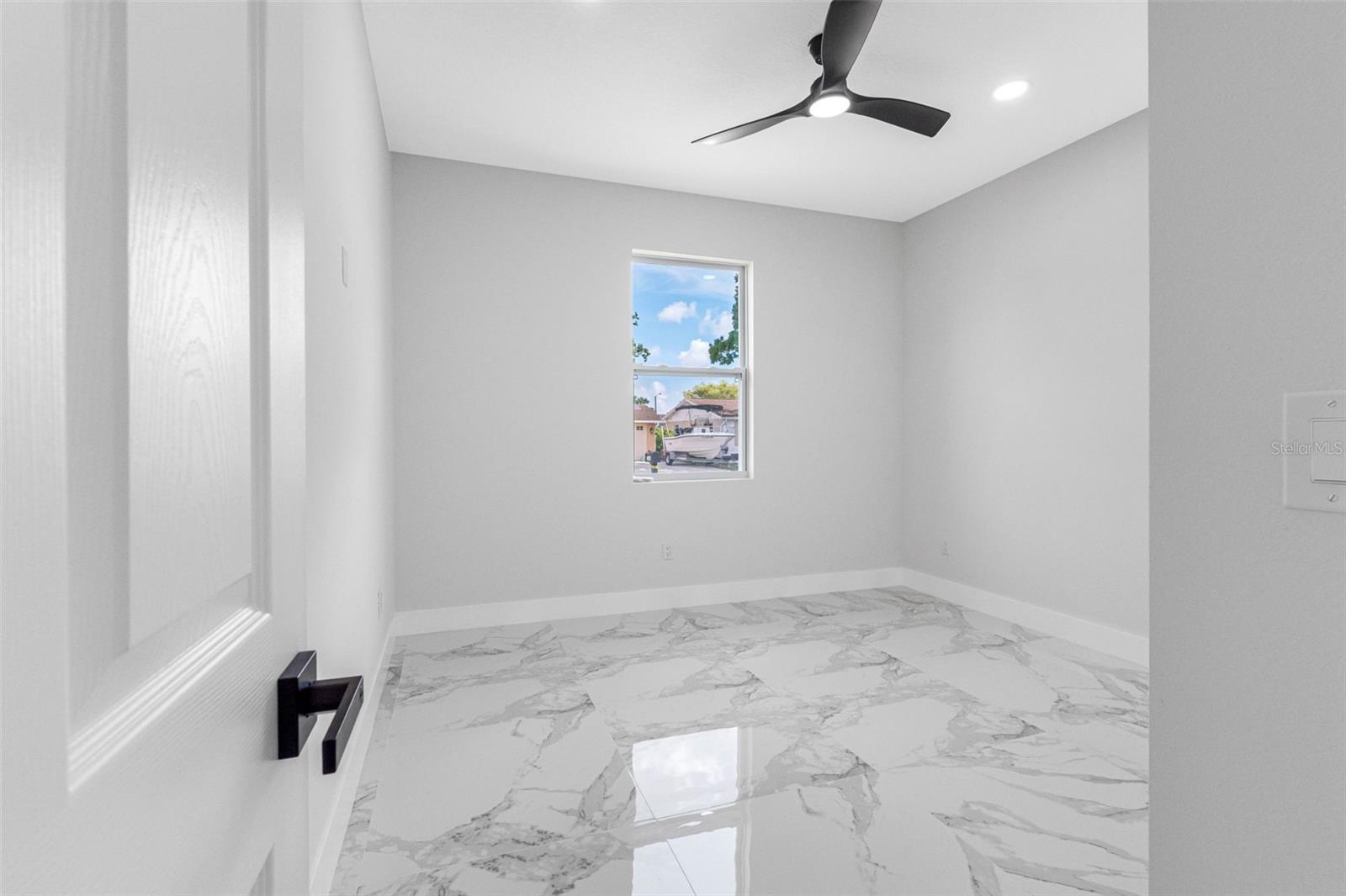 7141 IVANHOE DR — photo 32
