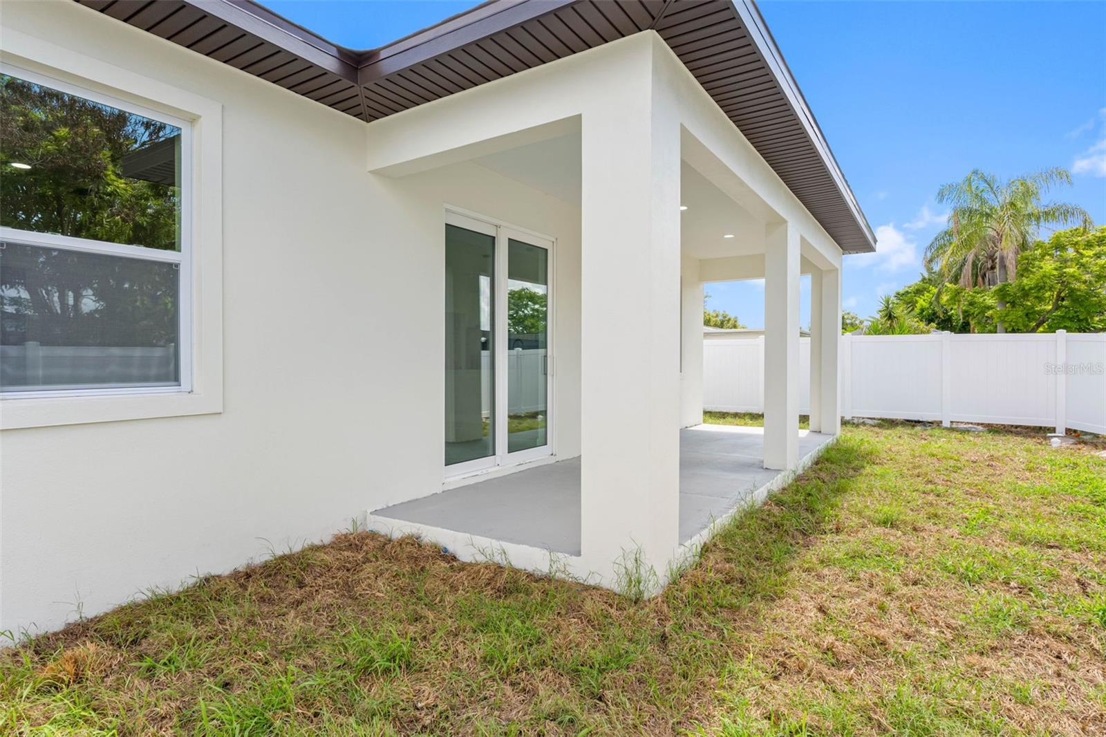 7141 IVANHOE DR — photo 43