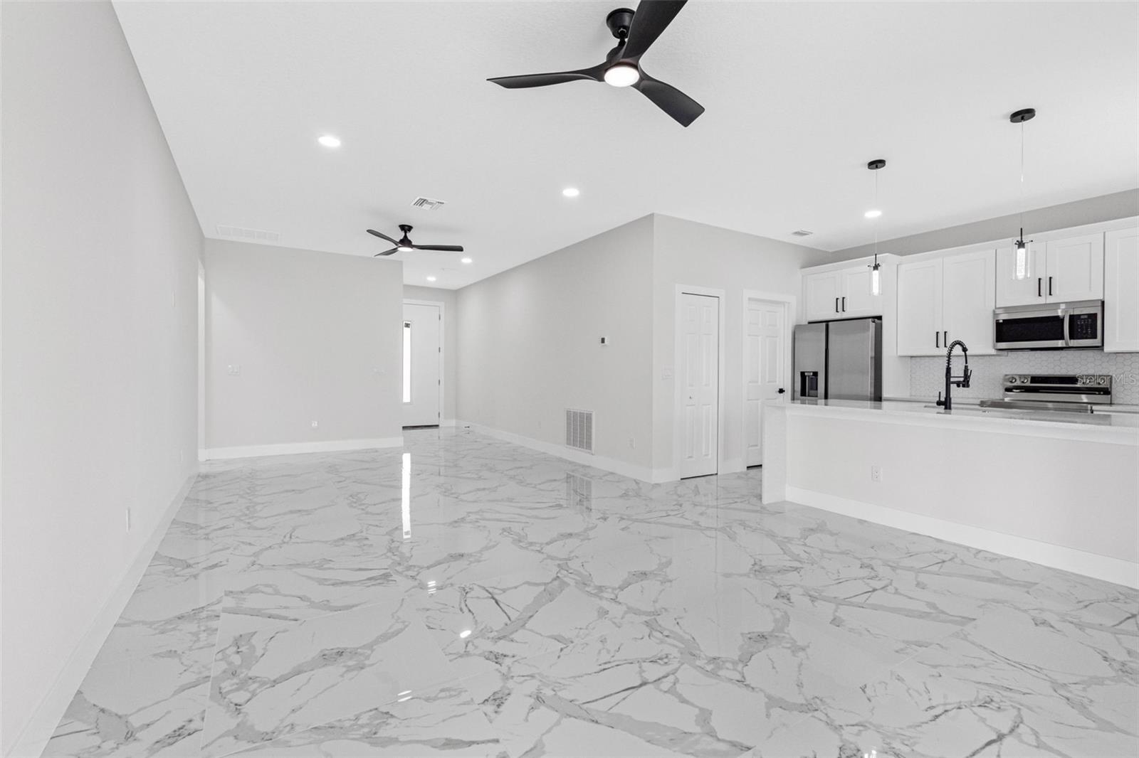 7141 IVANHOE DR — photo 18