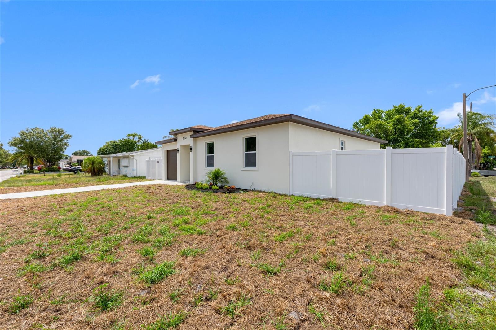 7141 IVANHOE DR — photo 7