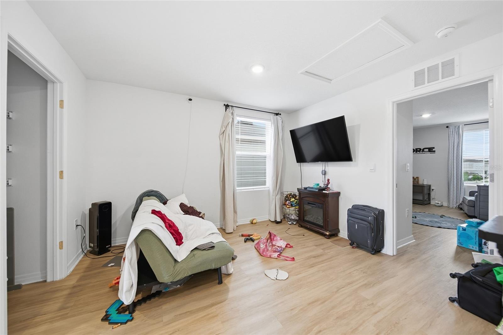 13763 THIMBLEBERRY DR — photo 8