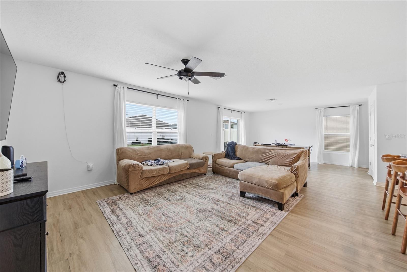 13763 THIMBLEBERRY DR — photo 5