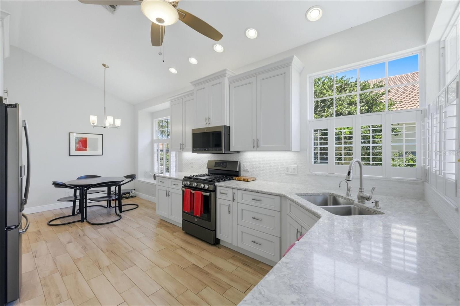 7316 SAINT GEORGES WAY — photo 10