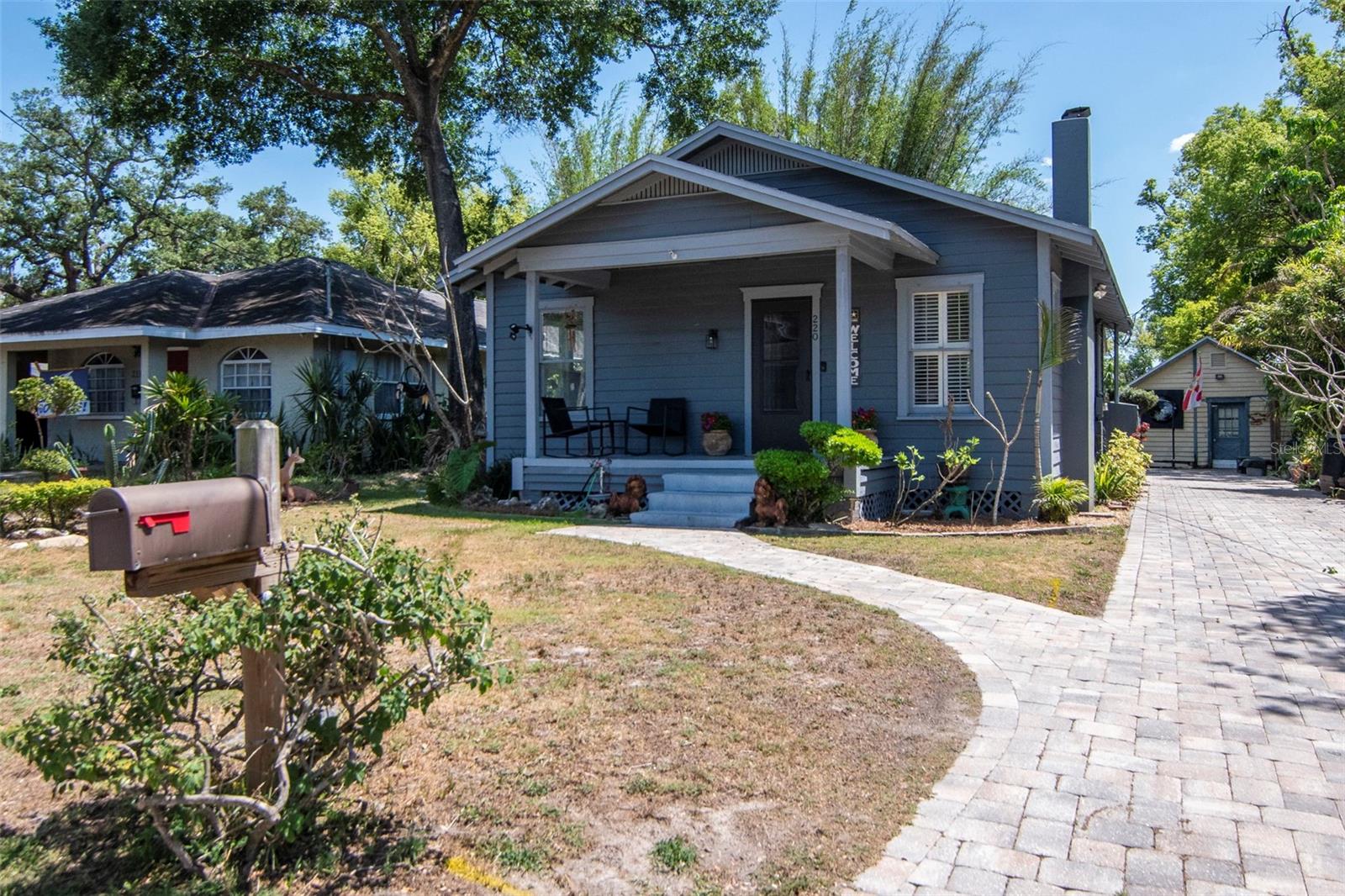 220 W FERN ST — photo 3
