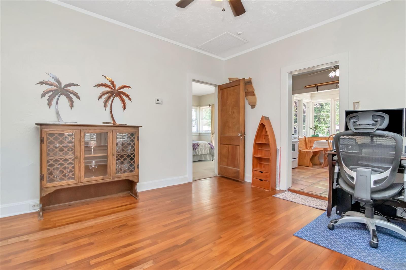 220 W FERN ST — photo 11